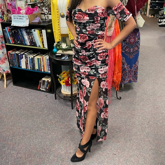 The Sang Dresses & Skirts - 🌹The Sang Red Rose Dress